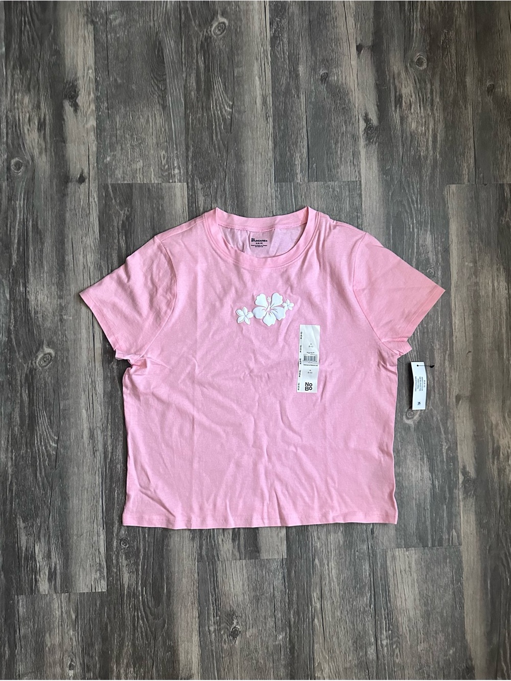 No Boundaries Cropped Cotton Short Sleeve Tee Size Medium Graphic Tee